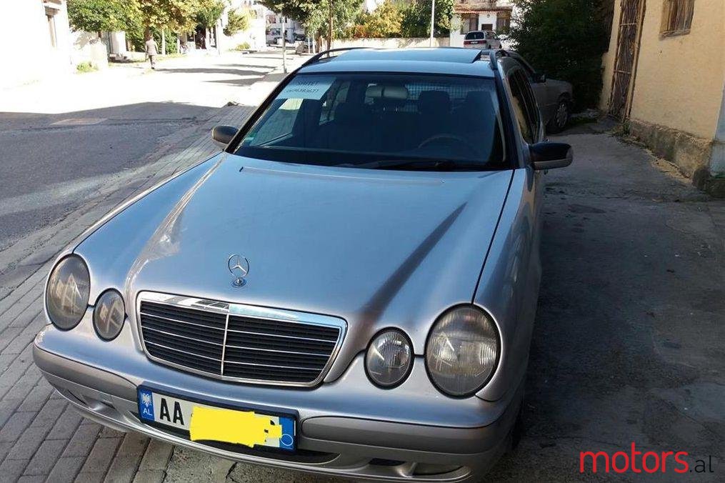 2000' Mercedes-Benz E 220 photo #3