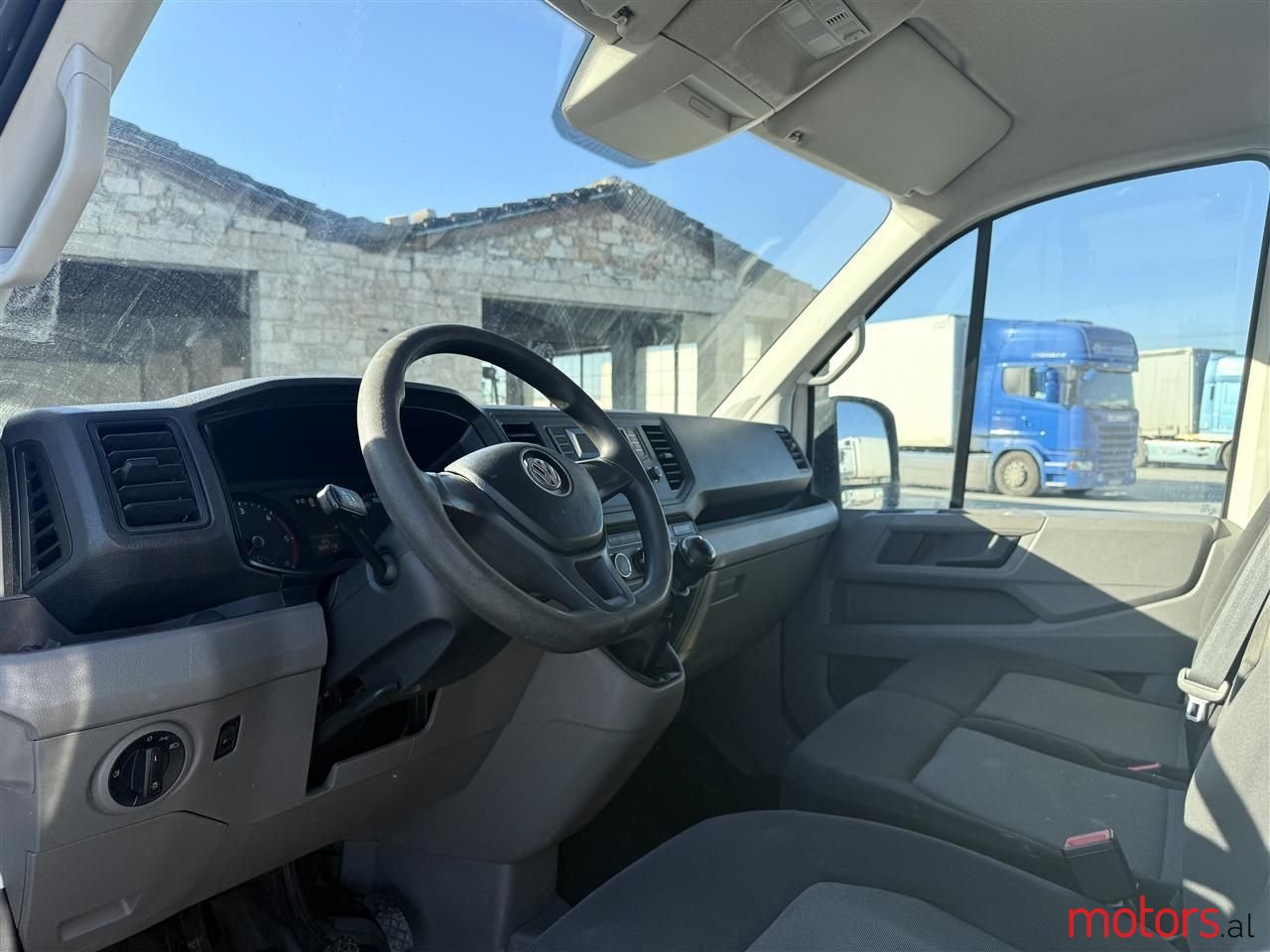 2018' Volkswagen Crafter photo #2