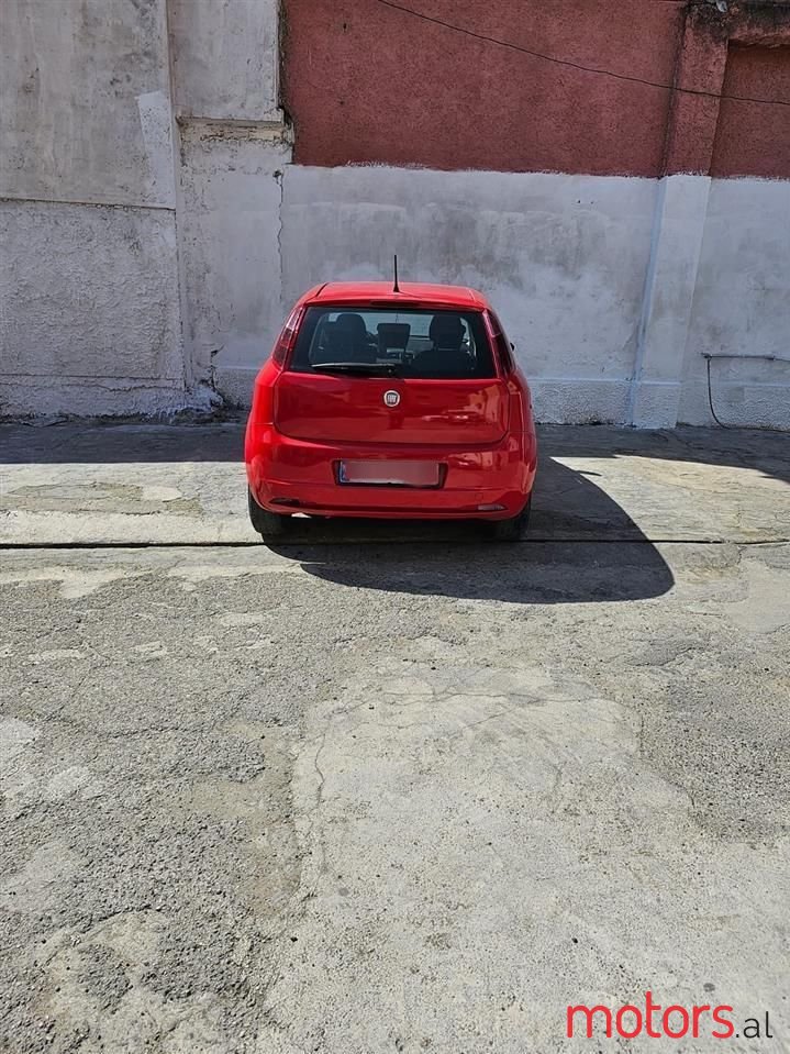 2009' Fiat Punto photo #2