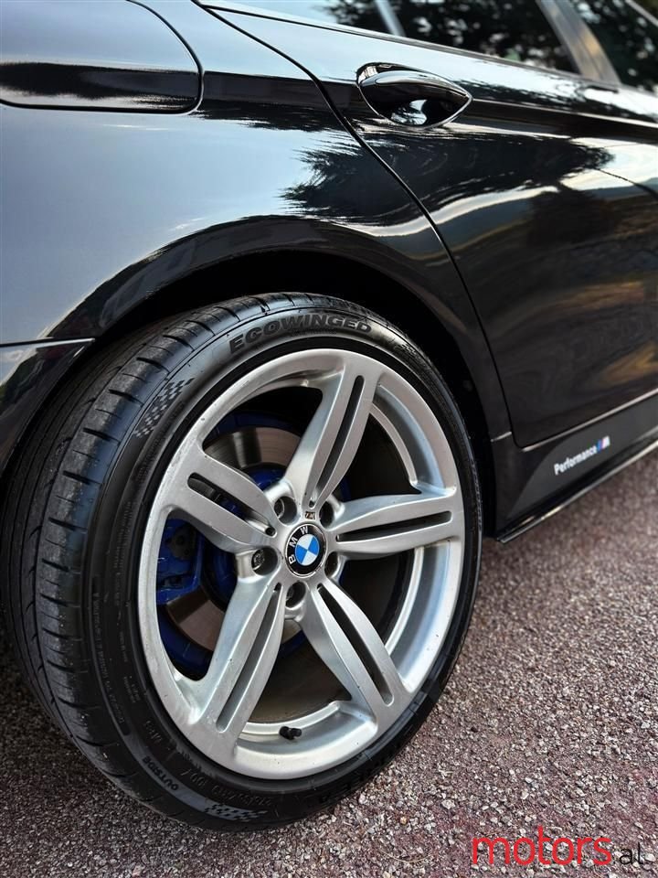 2013' BMW 530 photo #2