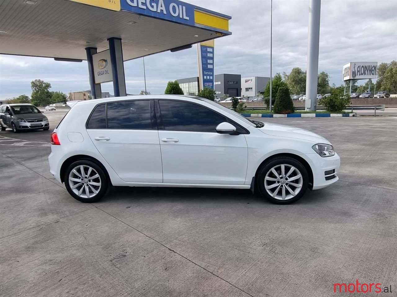 2013' Volkswagen Golf photo #4