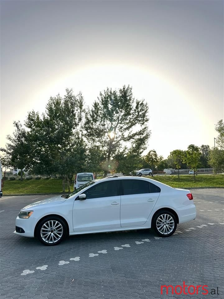 2012' Volkswagen Jetta photo #5