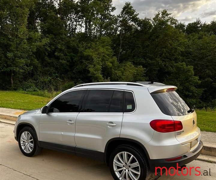 2013' Volkswagen Tiguan photo #2