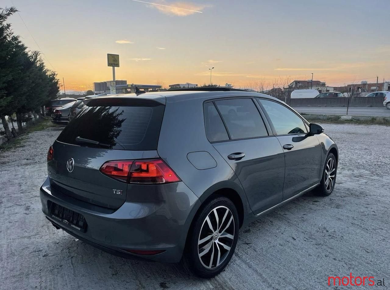 2015' Volkswagen Golf photo #5