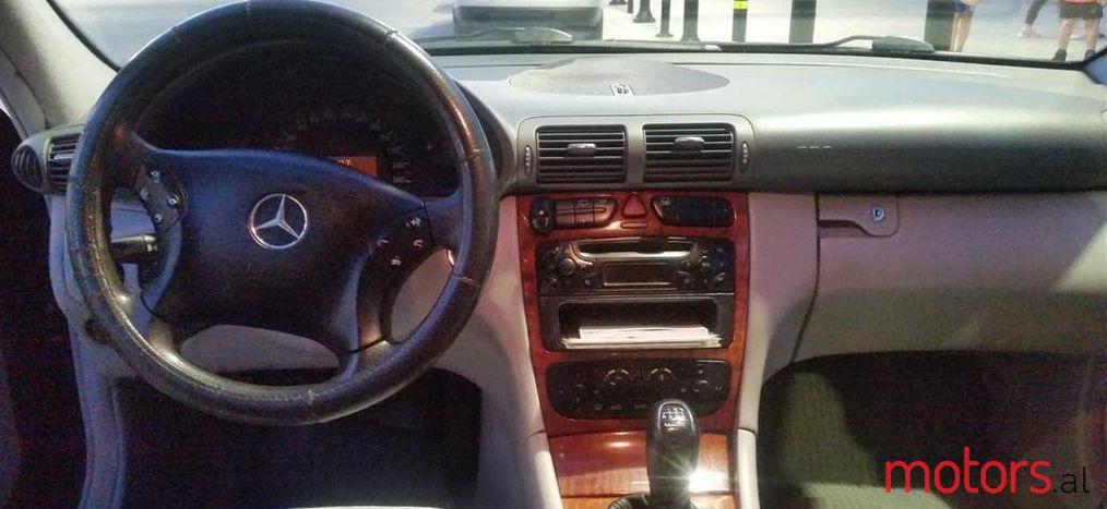 2003' Mercedes-Benz 220 photo #1