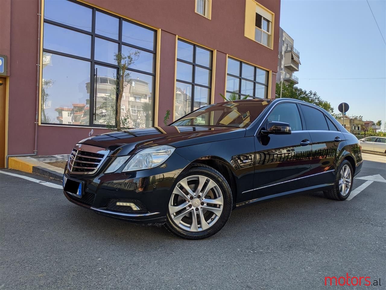 2010' Mercedes-Benz E 220 photo #3