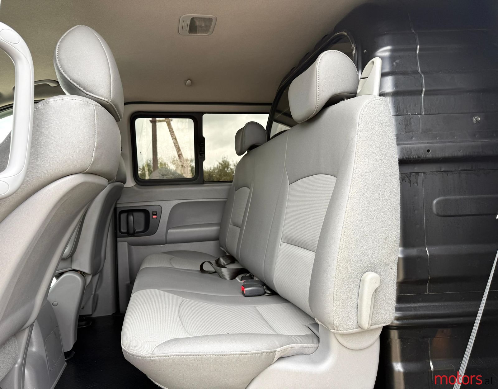 2012' Hyundai H-1 Starex photo #4