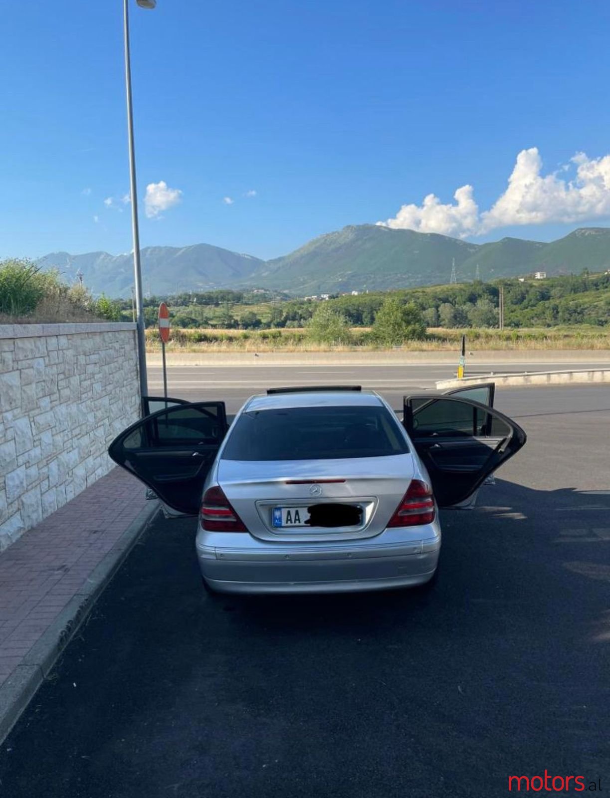 2005' Mercedes-Benz C 220 photo #3