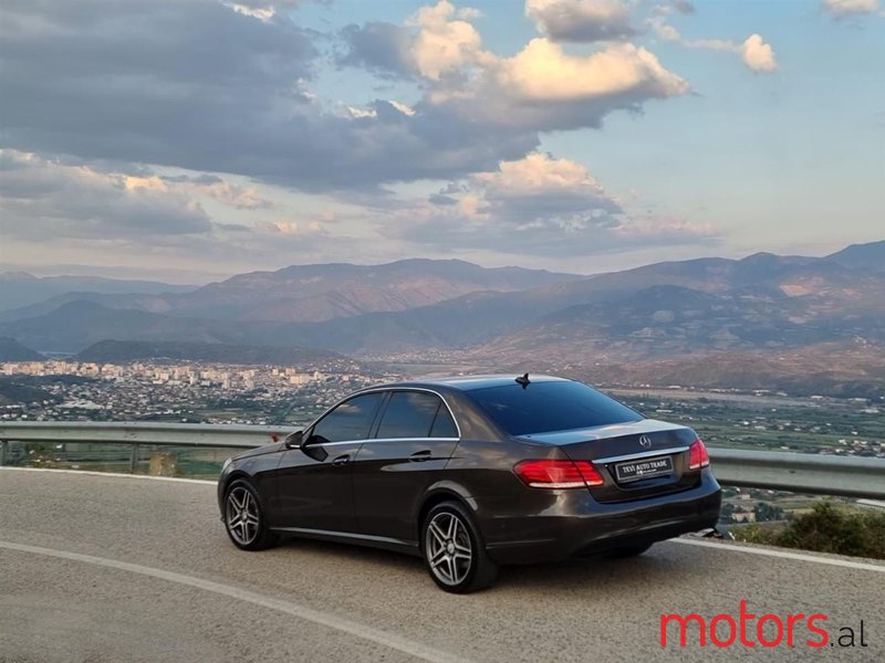 2014' Mercedes-Benz E 220 photo #2