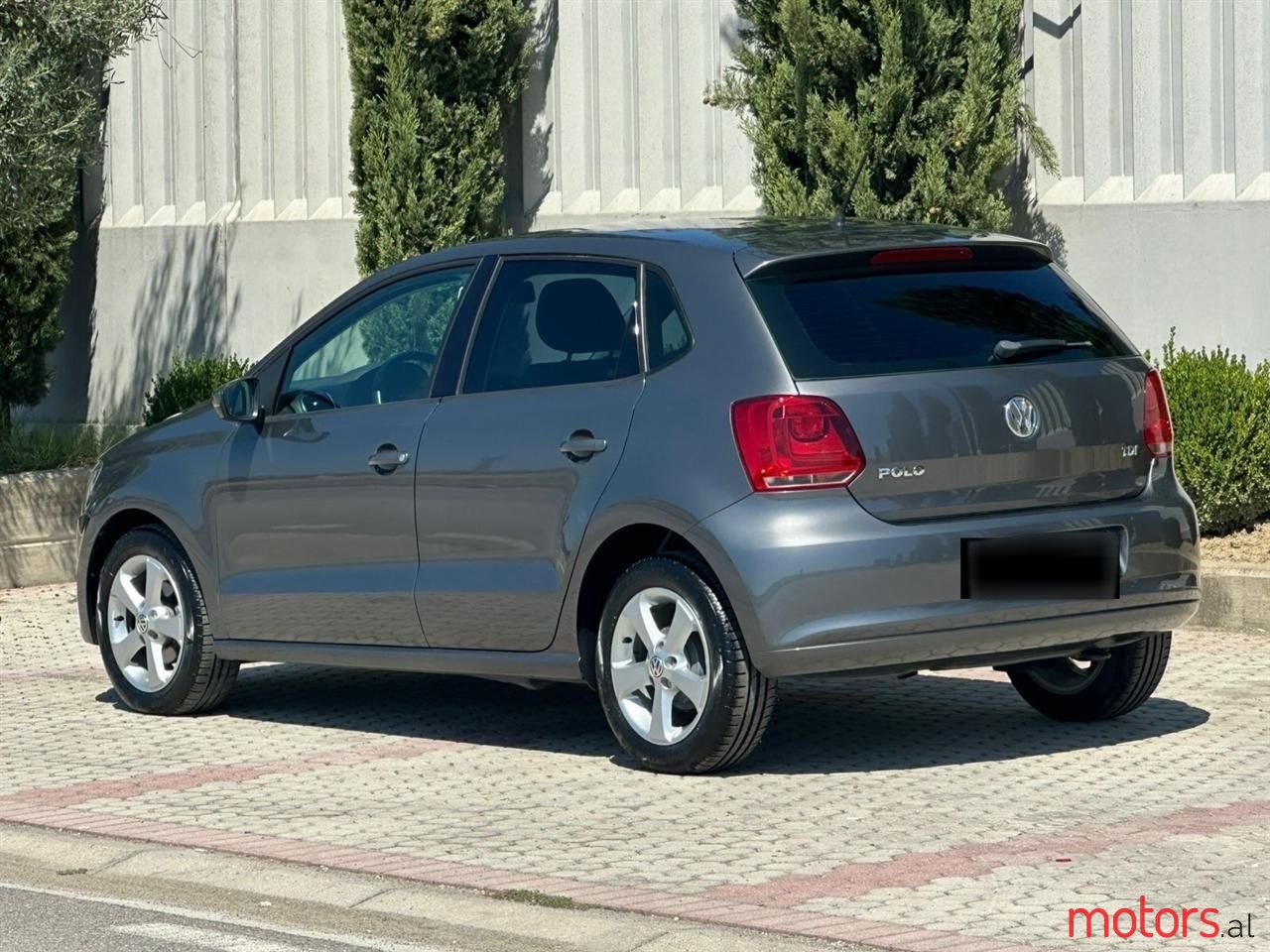 2011' Volkswagen Polo photo #5