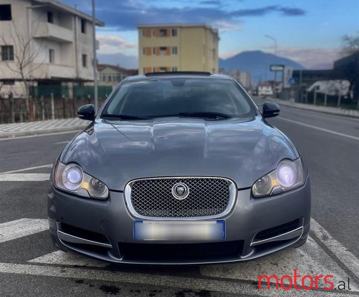 2011' Jaguar XF photo #5