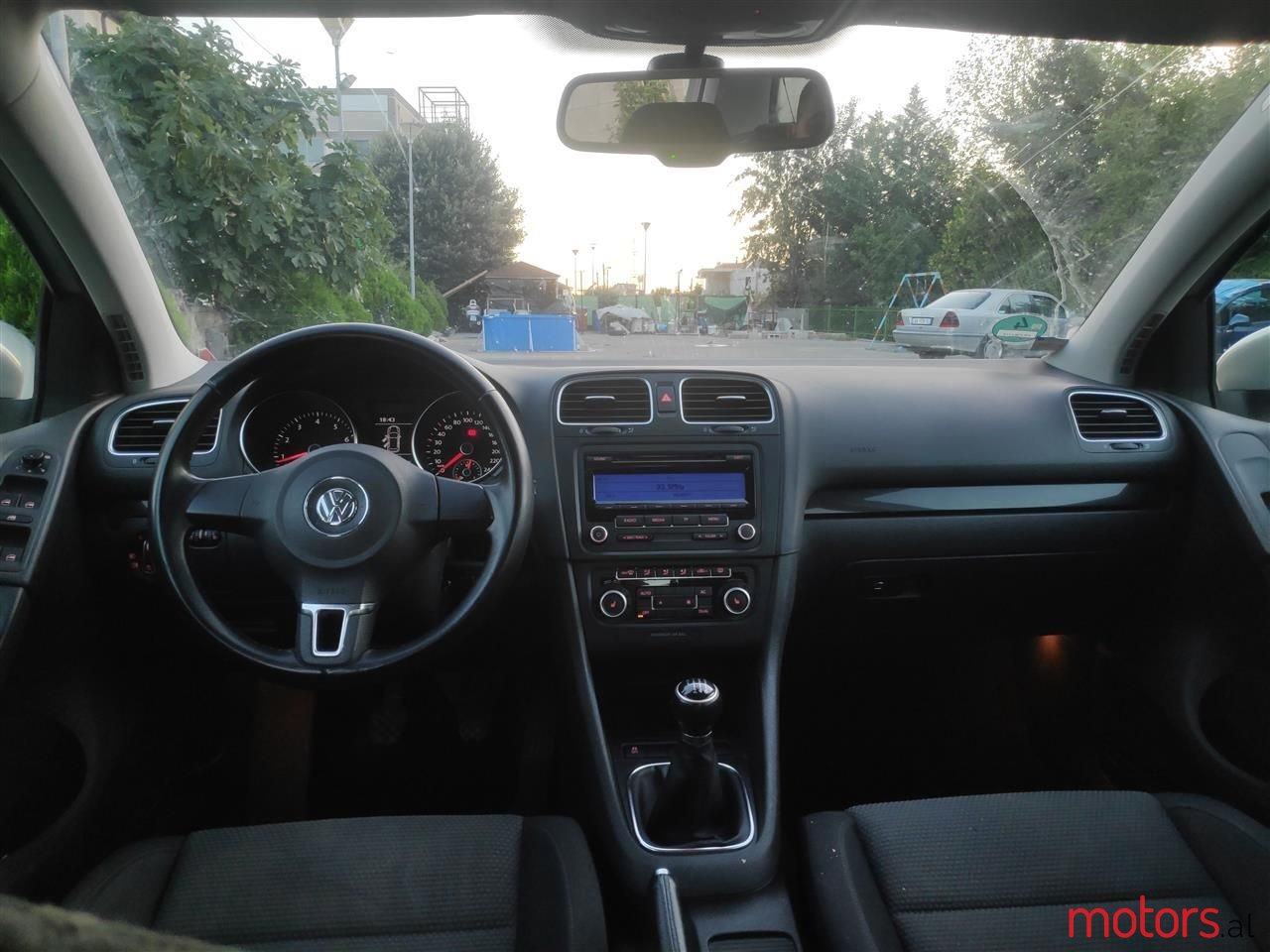 2010' Volkswagen Golf photo #4