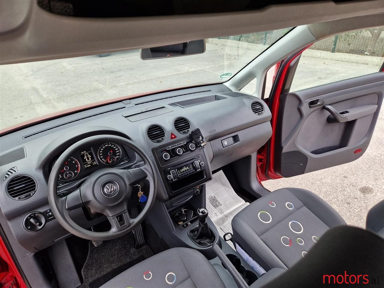 2012' Volkswagen Caddy photo #6