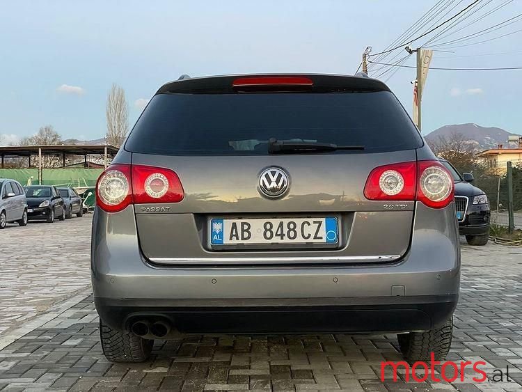 2008' Volkswagen Passat photo #5