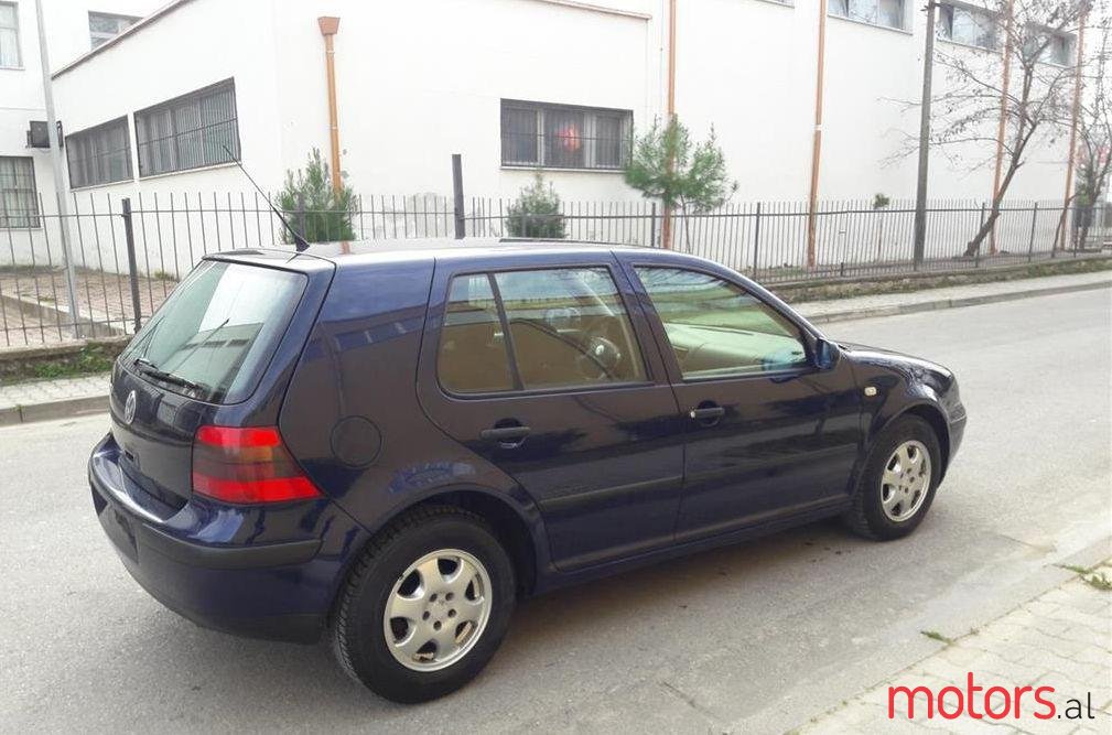 2000' Volkswagen Golf photo #1