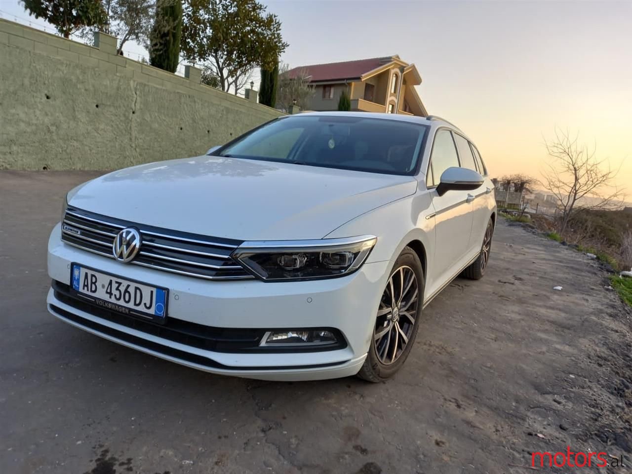 2016' Volkswagen Passat photo #1