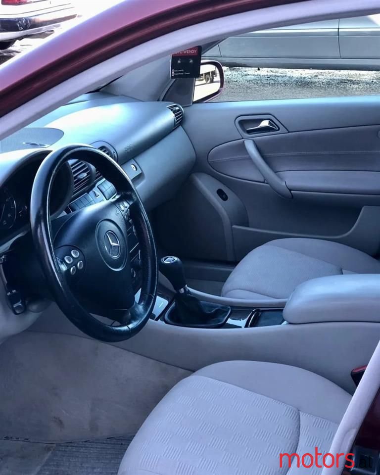 2005' Mercedes-Benz C 200 photo #6