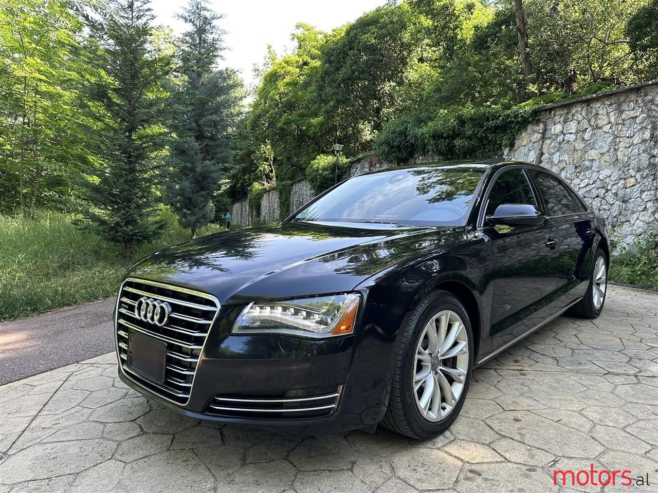 2012' Audi A8 photo #6