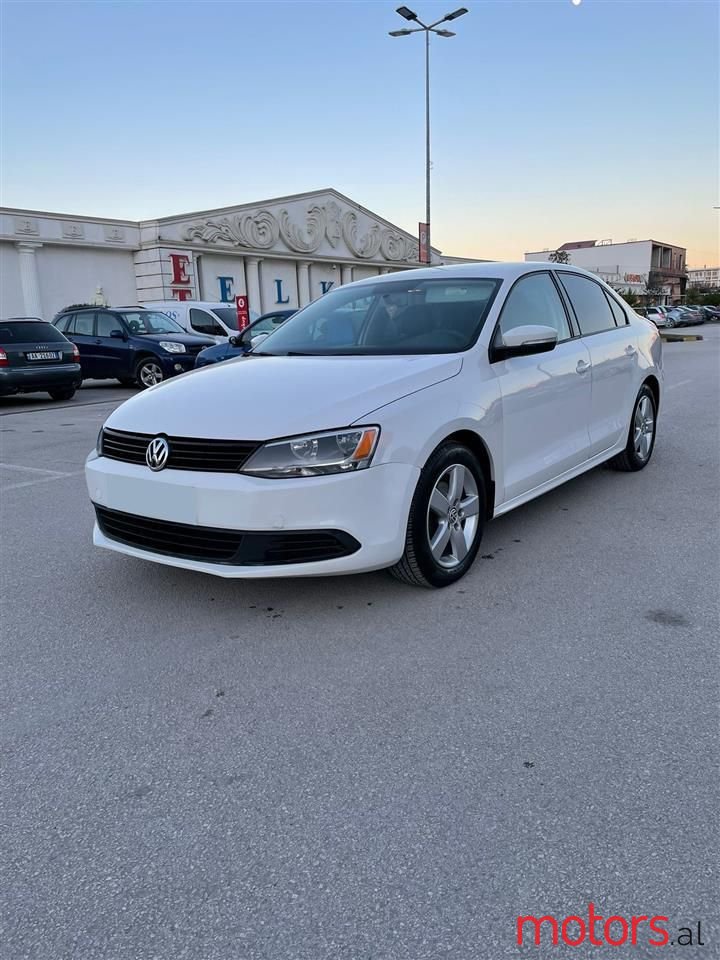 2012' Volkswagen Jetta photo #1
