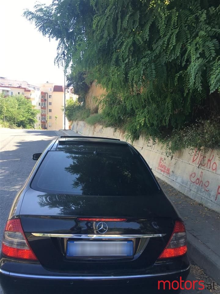 2009' Mercedes-Benz 320 photo #2