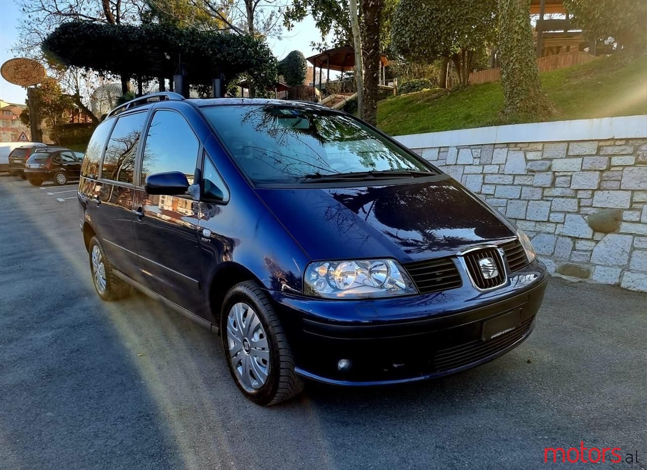 2009' Volkswagen Sharan photo #2