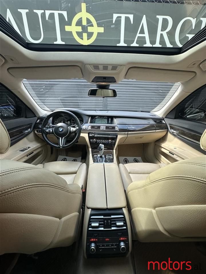 2013' BMW 740 photo #3