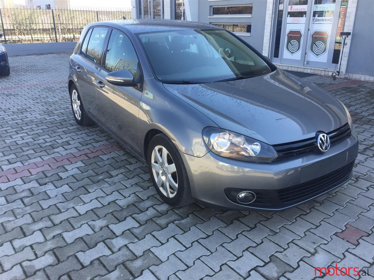 2011' Volkswagen Golf photo #3