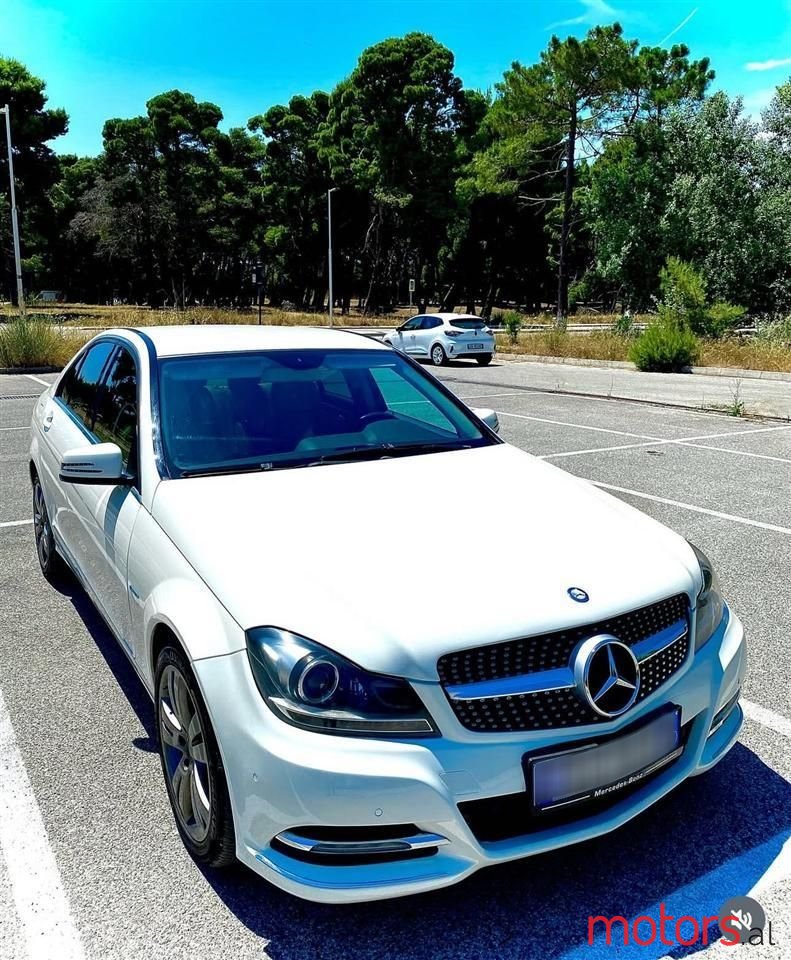 2013' Mercedes-Benz C 250 photo #2