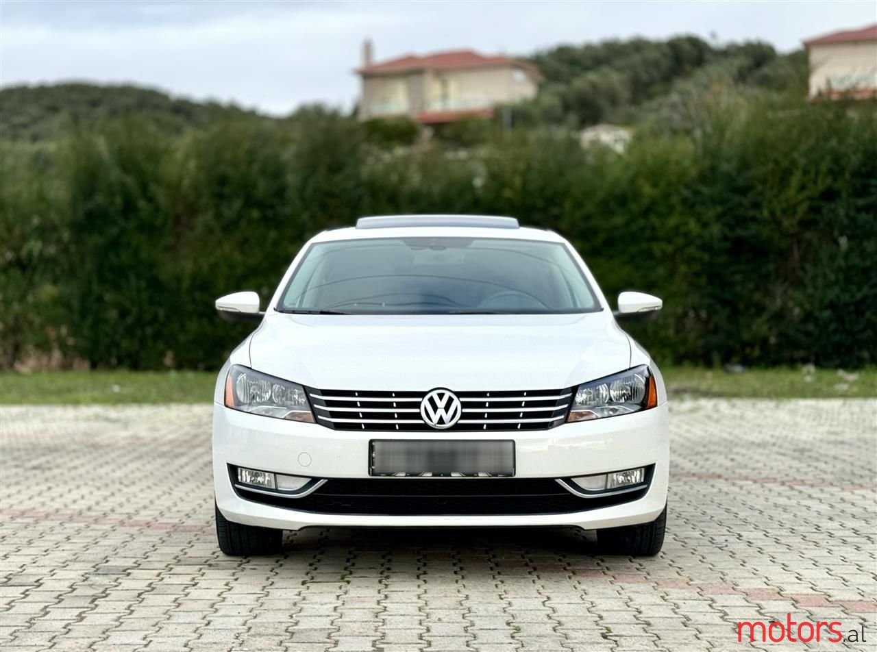 2013' Volkswagen Passat photo #1