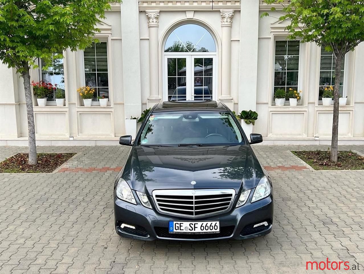 2009' Mercedes-Benz E 350 photo #4