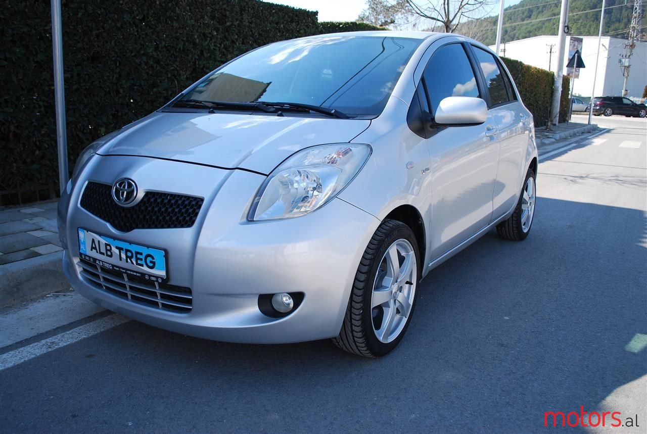 2008' Toyota Yaris photo #1