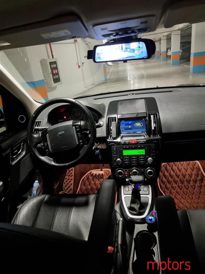 2012' Land Rover Freelander photo #3