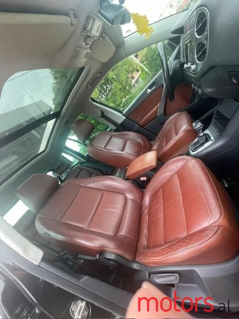 2008' Volkswagen Tiguan photo #4