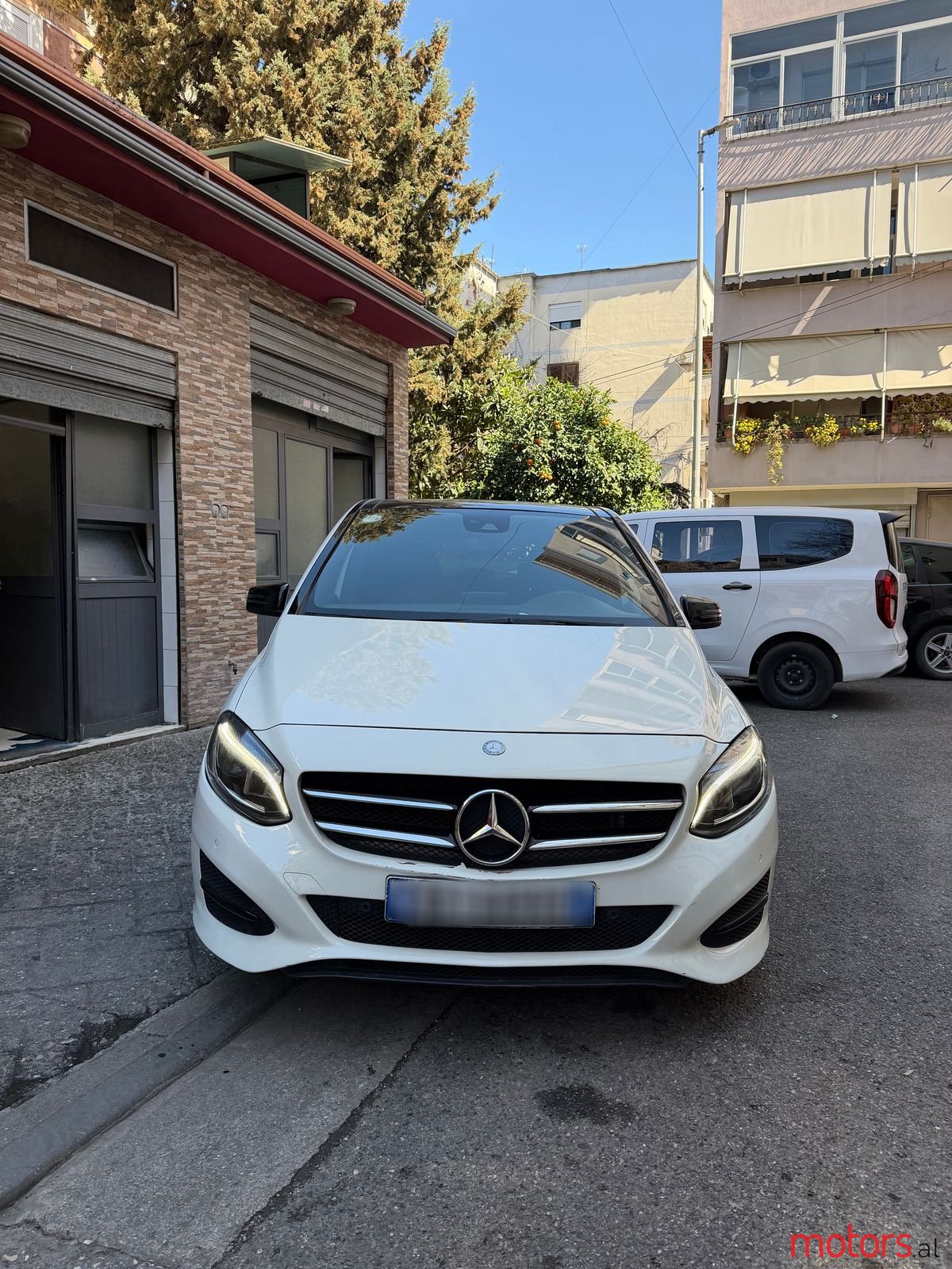 2015' Mercedes-Benz B 180 photo #1