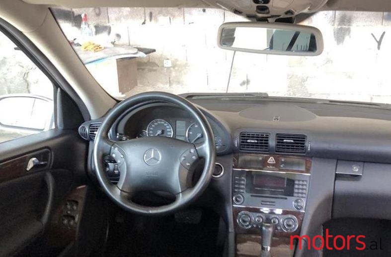 2004' Mercedes-Benz C 220 photo #6