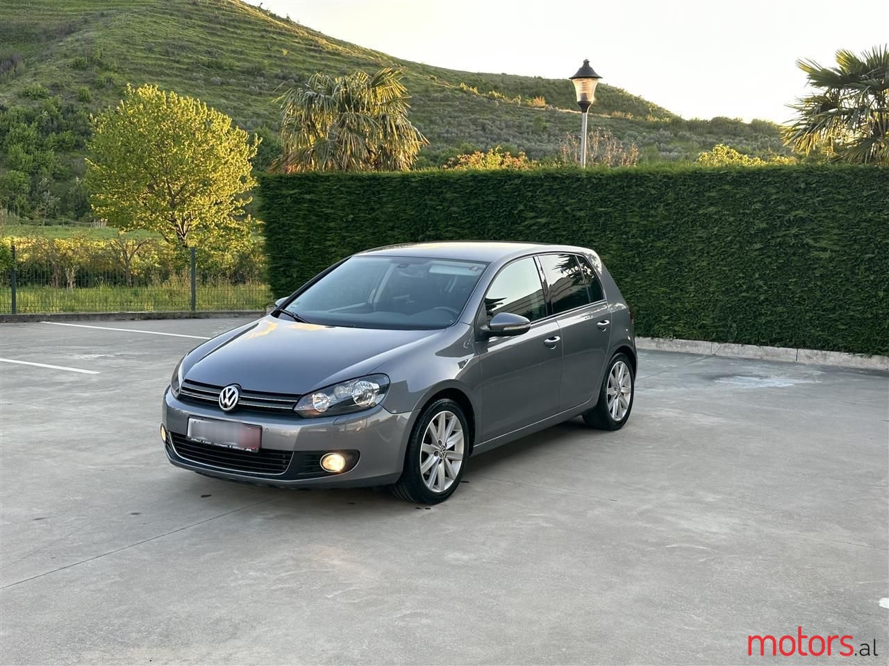 2009' Volkswagen Golf photo #3