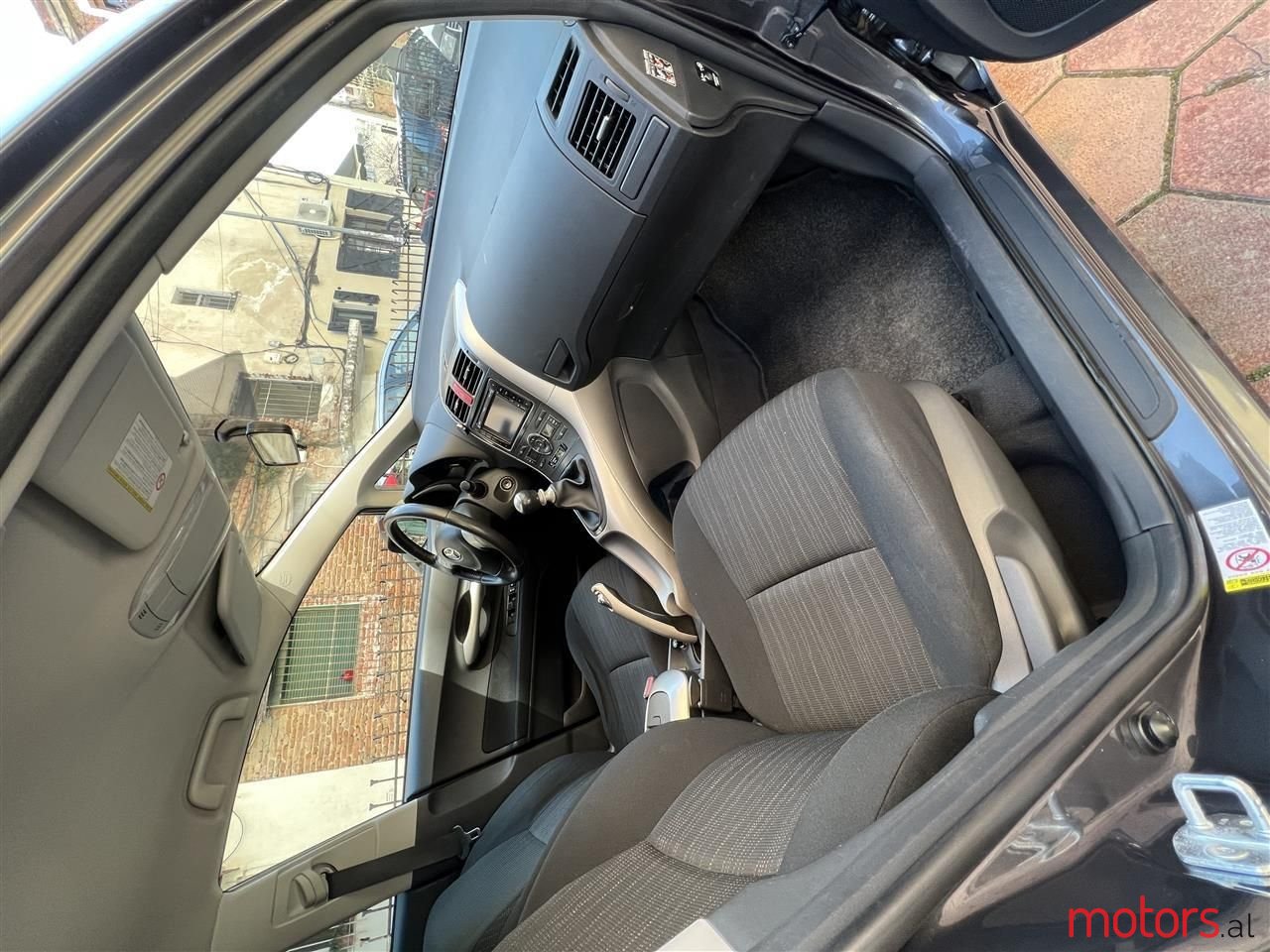 2009' Toyota Auris photo #3