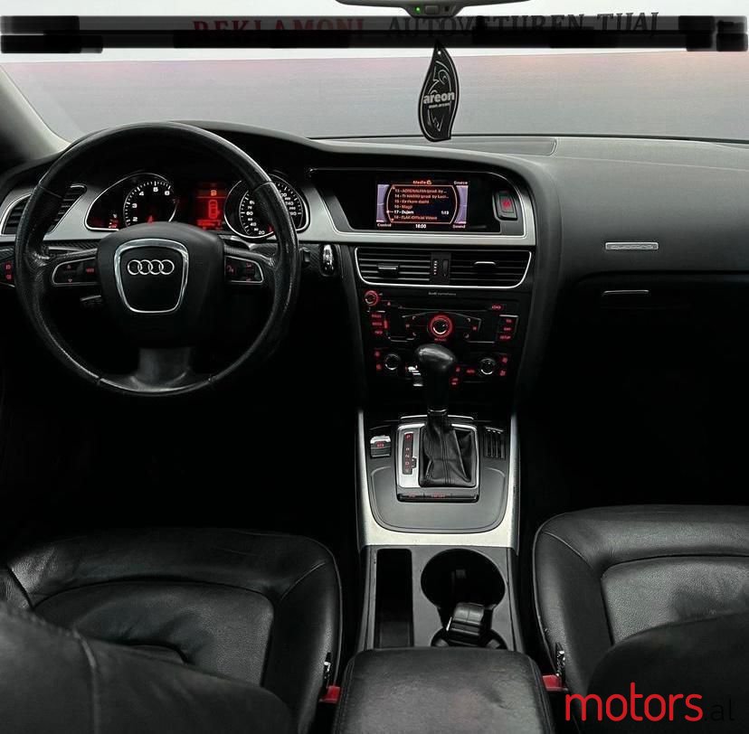 2010' Audi A5 photo #5