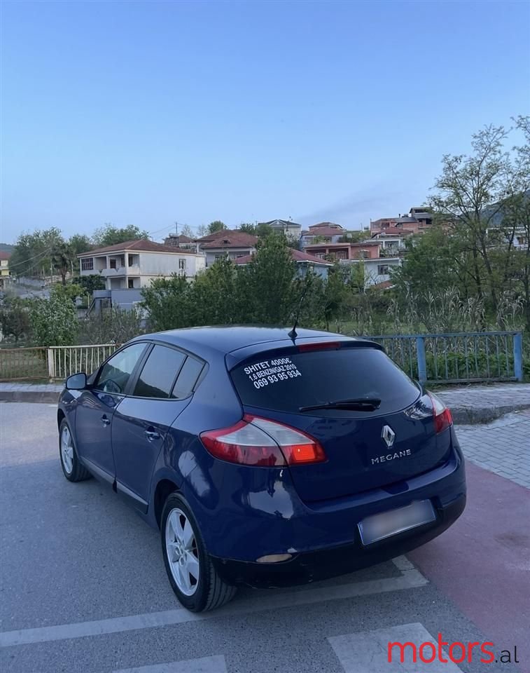 2010' Renault Megane photo #6