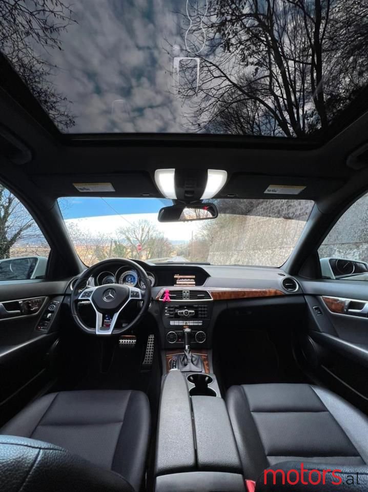 2012' Mercedes-Benz C 300 photo #6