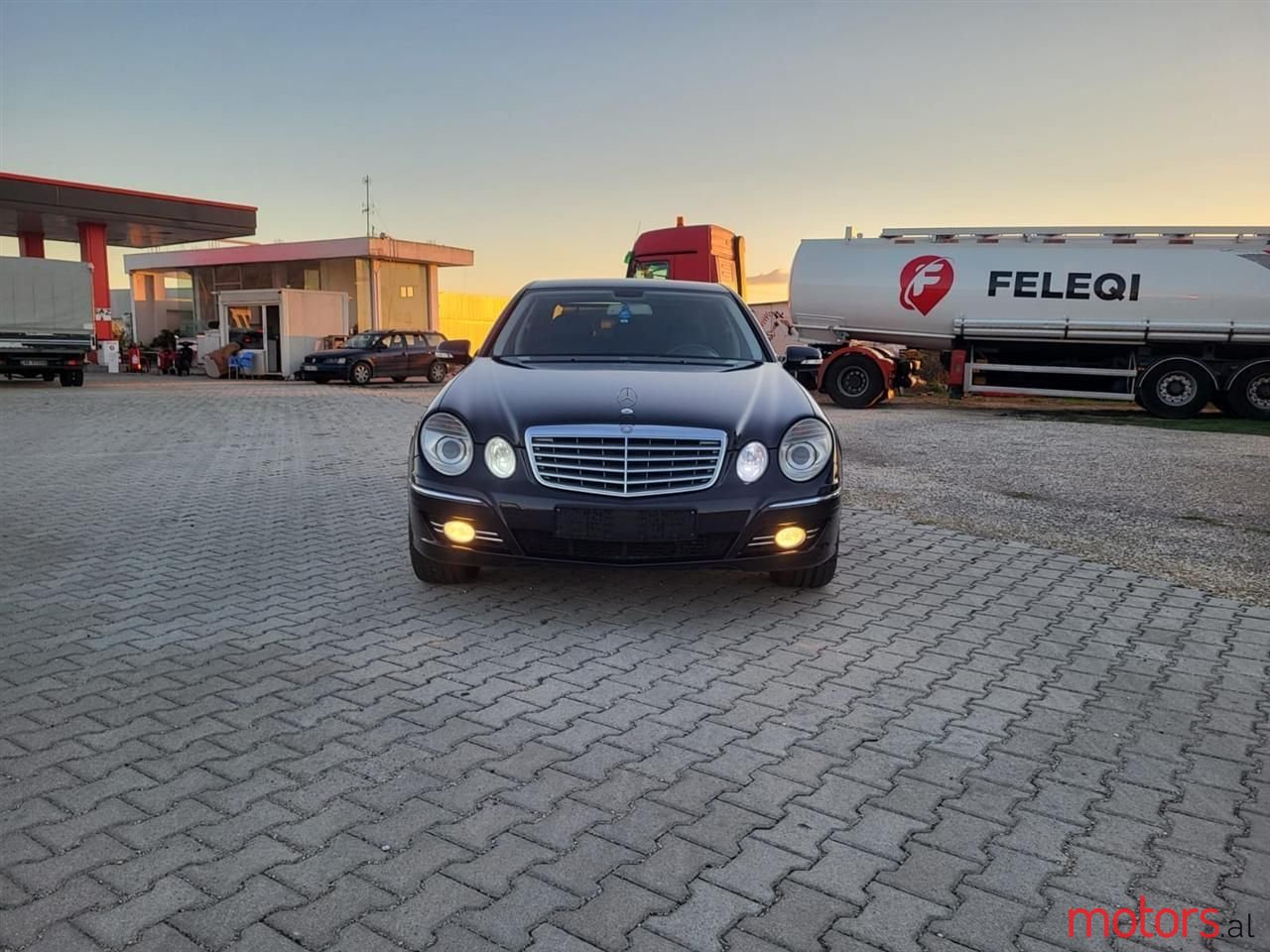 2007' Mercedes-Benz E 220 photo #2