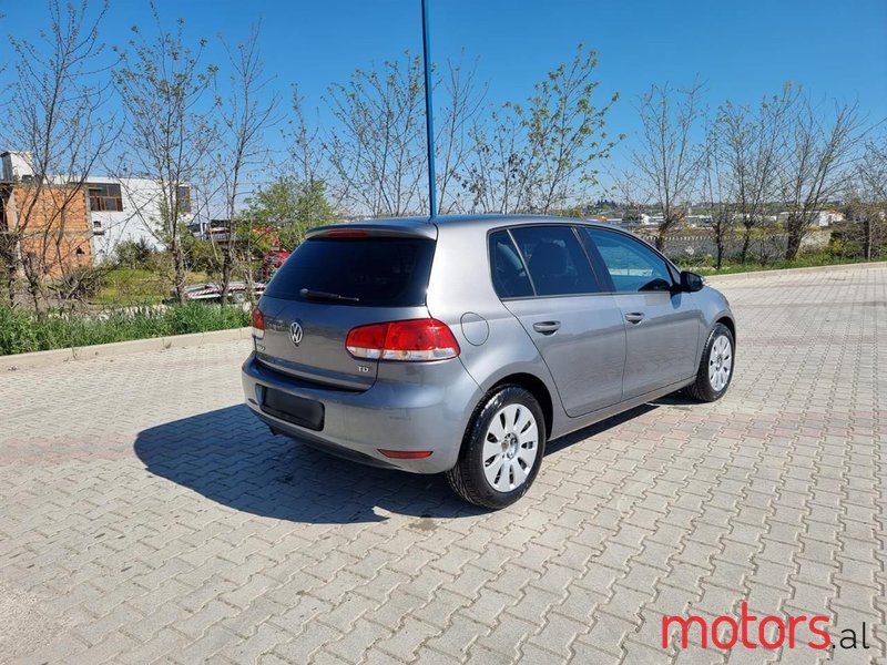 2011' Volkswagen Golf photo #5