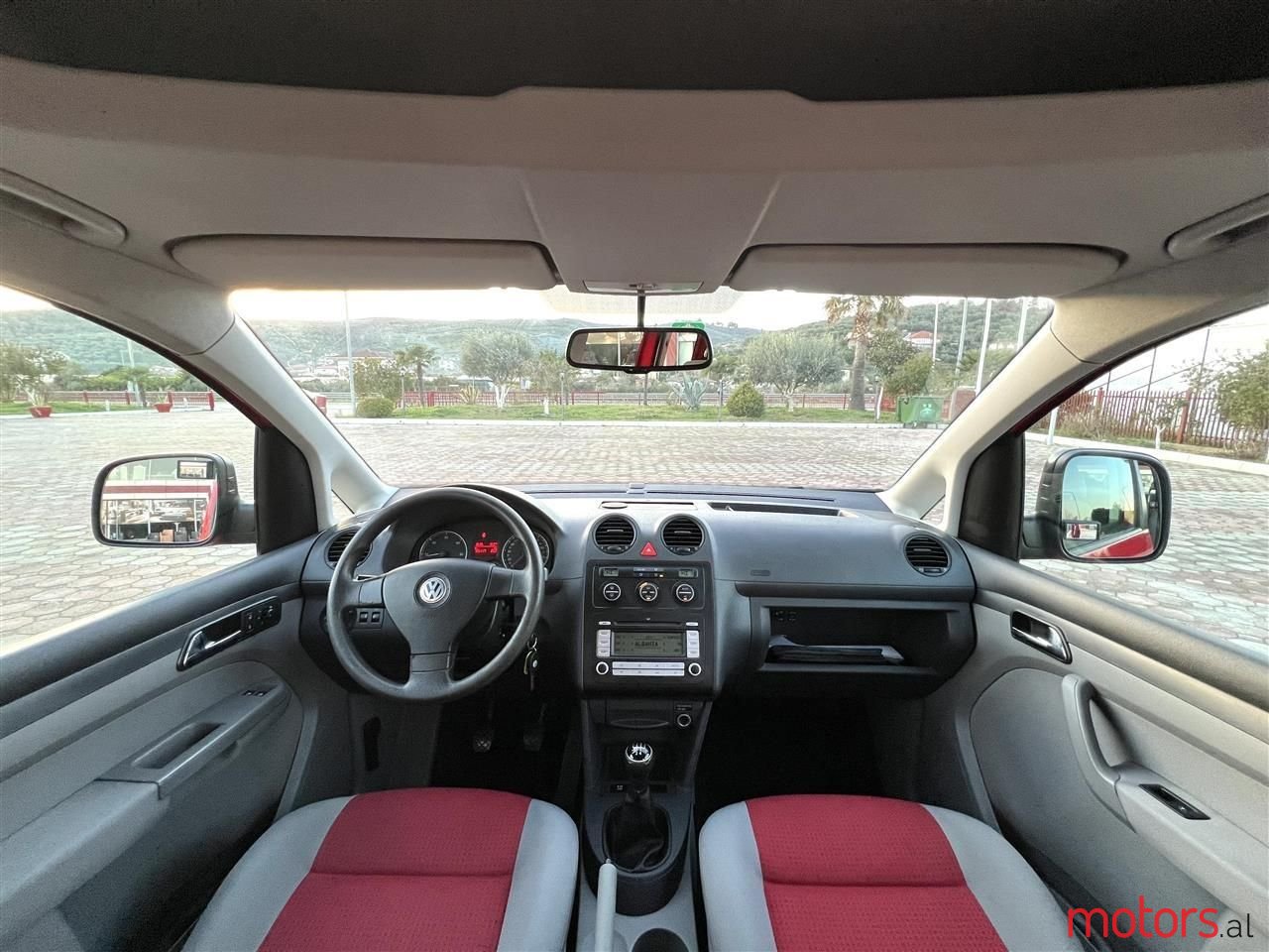 2009' Volkswagen Caddy photo #6