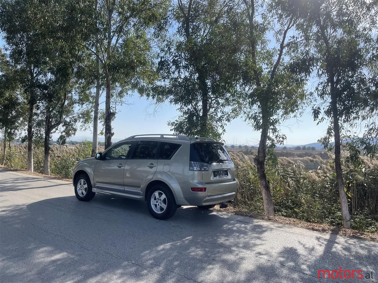 2010' Mitsubishi Outlander photo #3