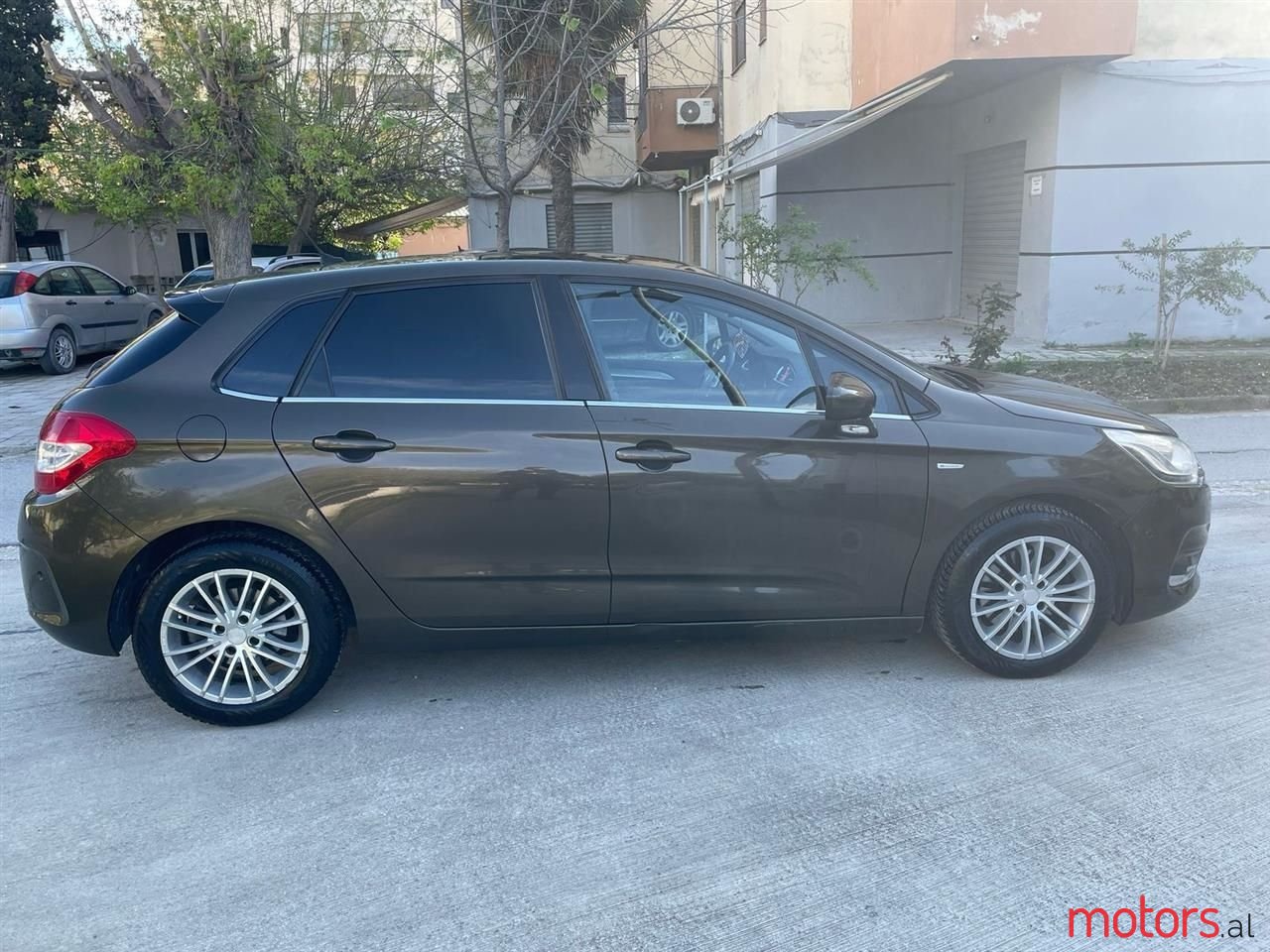 2011' Citroen C4 photo #1