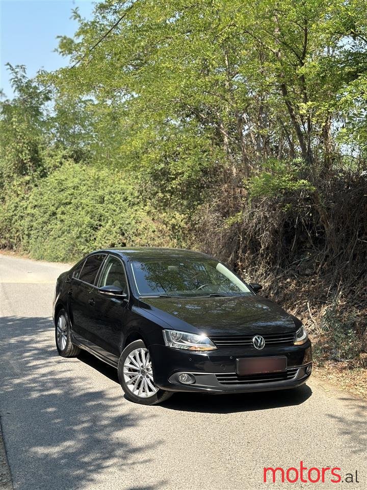 2012' Volkswagen Jetta photo #1