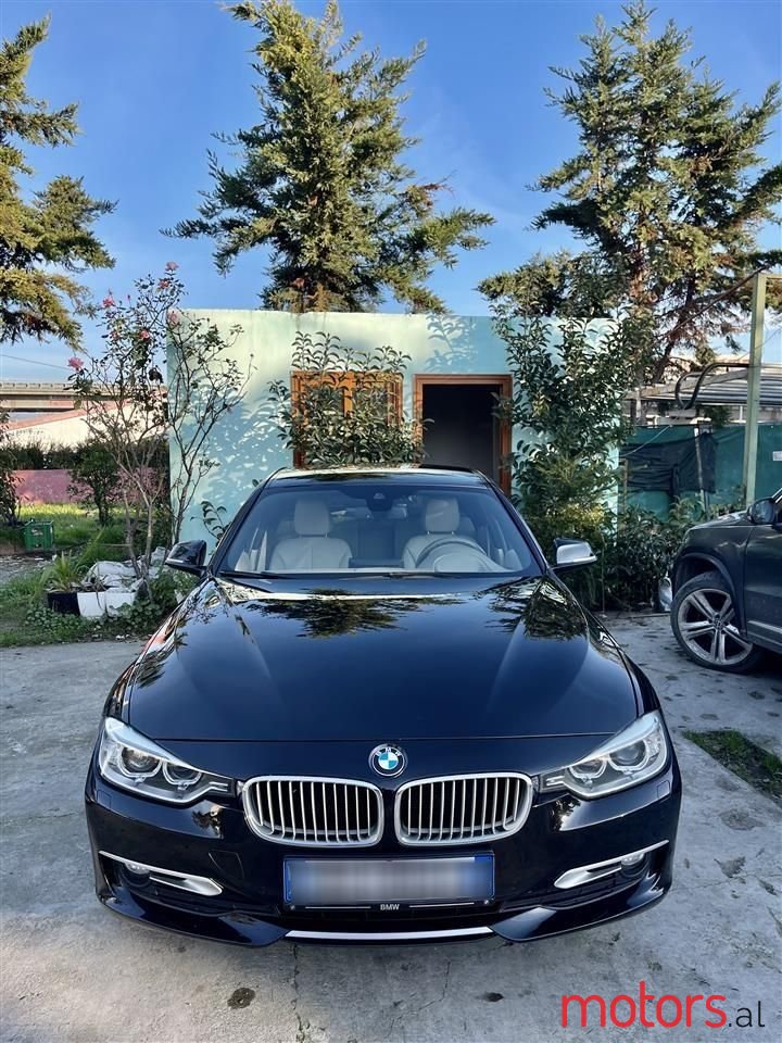 2013' BMW 320 photo #1