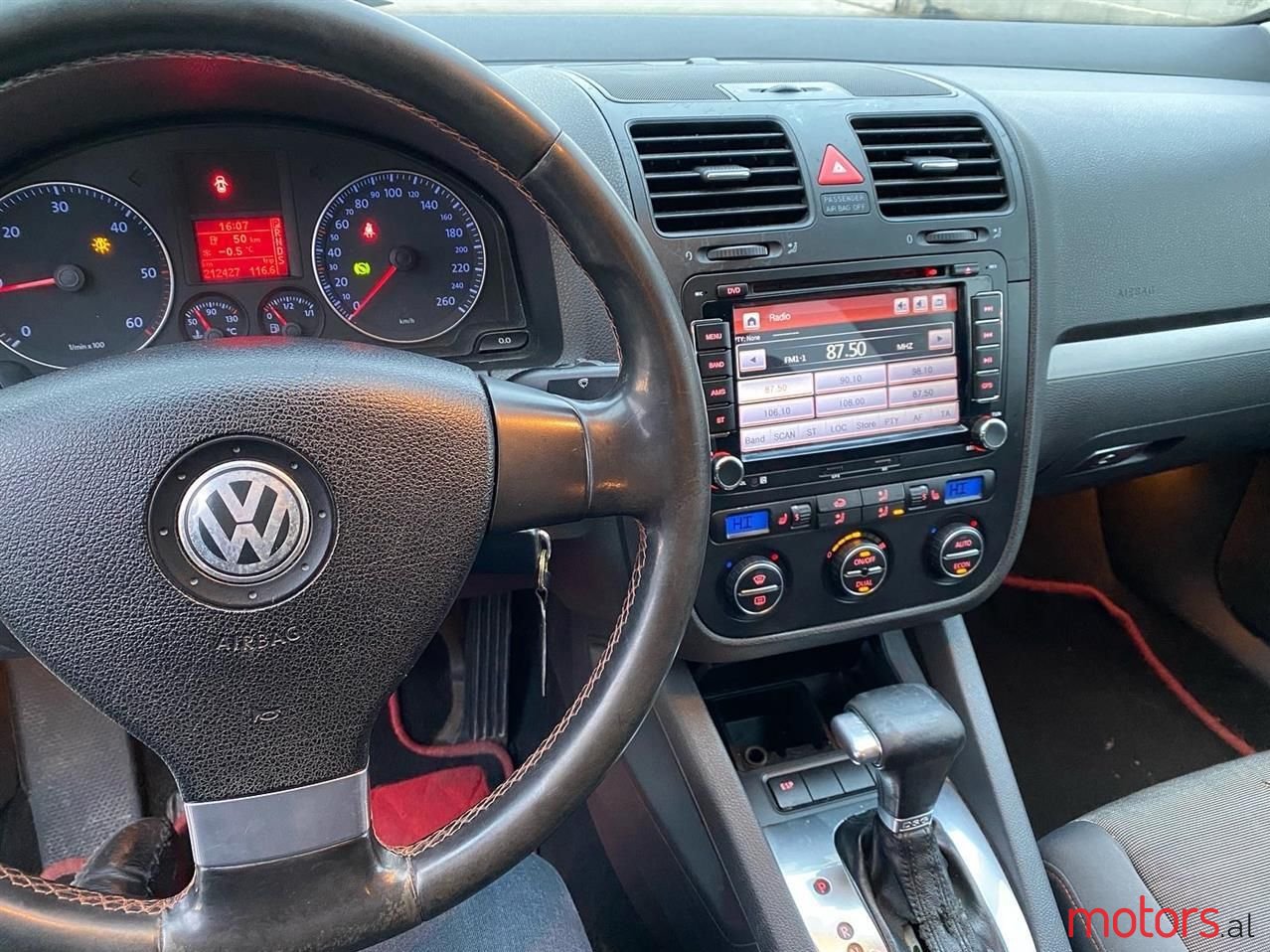 2007' Volkswagen Golf photo #5