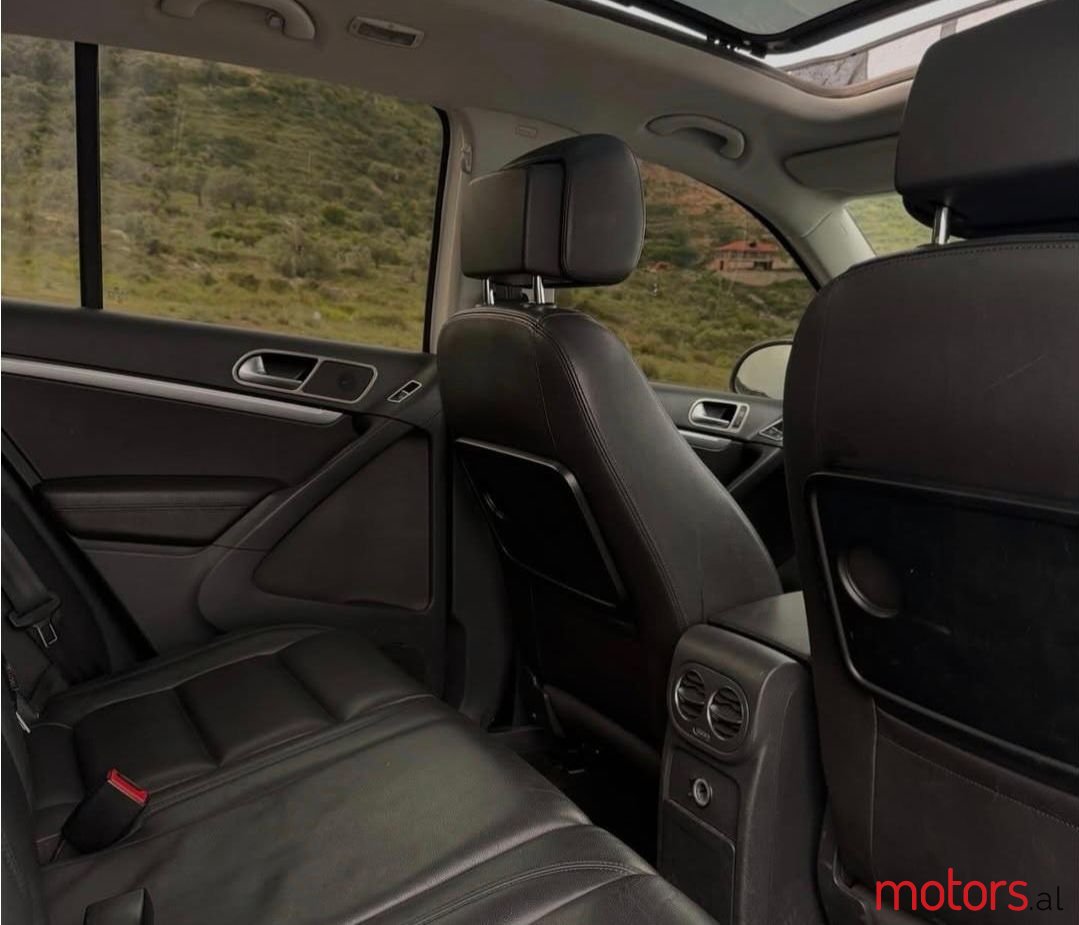 2014' Volkswagen Tiguan photo #2