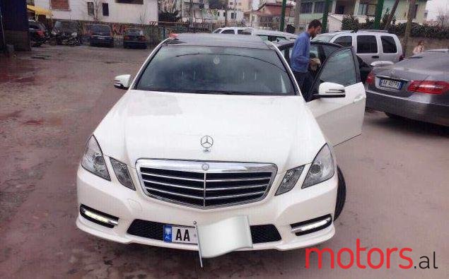 2013' Mercedes-Benz E-Class photo #1